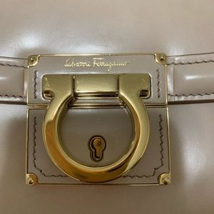 Salvator Ferragamo shoulder bag neutral color